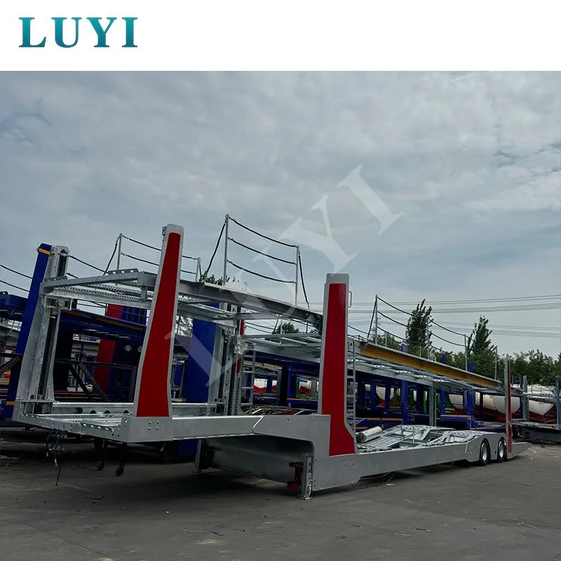 Polpriklopnik za prevoz avtomobilov z 8 enotami